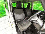 運転席シート廻りは使用感も少なく、良好な状態となっています。丁寧に使われていたことがよくわかりますね。