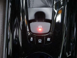電動パーキングスイッチ ブレーキホールドスイッチで停車中は足がらくです。