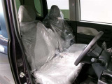 高いホールド性で運転姿勢が安定します。長距離ドライブでも疲れにくいのが魅力です。快適なドライビングライフをお送りください♪