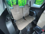 3列目シートはもちろん状態良好☆大人でもゆったりと座って頂けますので、大人数でのお出かけもラクラクです♪ご家族で、気の知れた仲間で、ドライブに行くのが楽しみですね♪