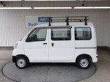 ルーフキャリア付き!車内に載せきれない大きな荷物や長尺物を運びたい時に便利!ビジネスシーンだけでなくアウトドアでも活躍が期待できます!