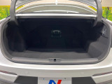ラゲッジルームは、大容量のスペースを確保。普段のお買い物からレジャーまで、幅広く活躍してくれます!また、リアシートを倒すことでバリエーション豊かにお使いいただけます。