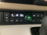 オートエアコンはこまめに温度調節するので、燃料の消費量をより少なくできます。シートヒーター付きなので寒い日も快適です。