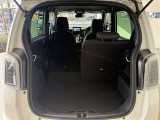 片側シートを倒して、使用用途や乗車人数に合わせてお使いいただけます★