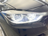 ●LEDヘッドライト:夜間走行時も良好な視界を確保し安心して運転できる高輝度LEDヘッドライトを装備!点灯速度が早く、消費電力も抑えられています。