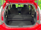 普段のお買い物や通勤、送迎等に十分な荷室スペースを確保しております。セカンドシートを倒すと、大きな荷物の積載も可能です♪