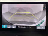 【バックモニター】後ろのカメラの映像をモニターに映し出すことができます!後方の見えない死角や、障害物との距離感をしっかり確認することができます!駐車が苦手な方におすすめです。