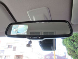 『ディスプレイ付きミラー』はとっても便利♪♪ アラウンドビューモニターの映像をバックミラーに表示します♪♪