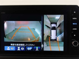 パノラミックビューモニター付きです。車両を上から見たような映像をディスプレイオーディオ画面に表示。運転席からの目視だけでは見にくい、車両周辺の状況をリアルタイムでしっかり確認できます。