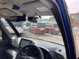 内装状態も特に大きく目立つ汚れも無くキレイです!多少の使用感は中古車なのでありますが、全体的にキレイな車輛ですっ!