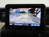 バックカメラの画像です。ガイドラインがスムースな車庫入れをサポートいたします!車庫入れの安心感がアップしますね☆