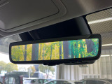 【デジタルインナーミラー】後席の大きな荷物や同乗者で後方が確認しづらい時でも安心!カメラが撮影した車両後方の映像をルームミラー内に表示。クリアな視界で状況の確認が可能です!