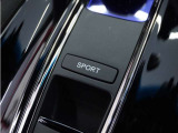 「SPORT」ボタンで走行の感触が変わります。スイッチONでエンジンがさらに元気モードに!!
