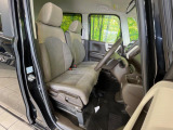 運転席シート廻りは使用感も少なく、良好な状態となっています。丁寧に使われていたことがよくわかりますね。