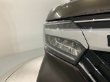 LEDヘッドライトは、点灯の瞬間から最大光量を発揮し、突然暗くなるトンネルなどでの安定感を高めます。