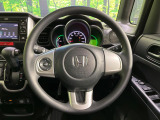 【ステアリングスイッチ】運転中、前方から目線をそらすことなく、オーディオ等の操作が可能な便利機能!安心&快適なドライブを演出してくれます♪