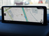 マツダコネクトの10.25インチワイドセンターディスプレイです。『Android Auto』『Apple CarPlay』や独自のコネクテッドサービスに対応したインターフェイスシステムです。