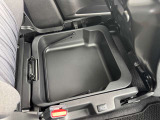 助手席シートアンダーボックス★