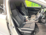 運転席シート廻りは使用感も少なく、良好な状態となっています。前オーナー様が丁寧に使っていたことがよくわかりますね。