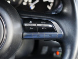 前走車両の速度に合せて、自車の速度を調整できる「MRCC(マツダレーダークルーズコントロール)」を装備しています。