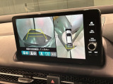 全方位モニターがついています! 車の周囲を360&deg;安全確認できるので、普段の駐車はもちろんの事、縦列駐車や幅寄せの際にも活躍してくれますよ。