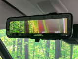 【デジタルルームミラー】後席の大きな荷物や同乗者で後方が確認しづらい時でも安心!カメラが撮影した車両後方の映像をルームミラー内に表示。クリアな視界で状況の確認が可能です!