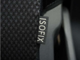 ◆ISOFIX対応◆シートベルトいらずでチャイルドシートと固定金具を連結するだけでガッチリ固定できます。