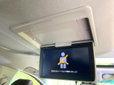【フリップダウンモニター】大画面モニターで後席でもエンタメをお楽しみいただけます。小さなお子様にも大人気の装備です♪