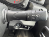 【 オートライト 】オートライトなのでライトの点け忘れを気にすることなく運転が出来ます。