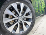 【純正16インチアルミホイール】外観にマッチした純正アルミホイールを装着しております。各種社外アルミホイールや、スタッドレスタイヤも取扱いしております。是非ご相談ください♪