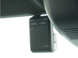 ◆ドライブレコーダー◆映像・音声などを記録する自動車用の装置です。 もしもの事故の際の記録はもちろん、旅行の際の思い出としてドライブの映像を楽しむことができます。