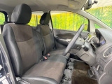 運転席シート廻りは使用感も少なく、良好な状態となっています。前オーナー様が丁寧に使っていたことがよくわかりますね。