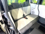 後部座席も気になるようなキズ・汚れやへたり等、大きなダメージはなく、良好な状態です。