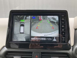 アラウンドビューモニター 駐車場での車庫入れや狭い道路での走行にカメラで確認が出来るので安心です。