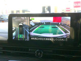 日産純正Connectナビには、頭上より映し出すようなアラウンドビューモニターが連動していますので駐車もラクラク