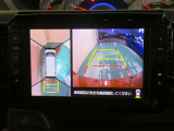 パノラミックビューモニター搭載。カメラで車両周囲の状況を映し出すため、狭い場所での駐車などに役立ちます。