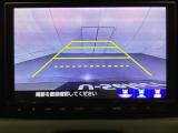 バックでの車庫入れも安心です! リアカメラが付いているバックモニター付のナビを装備しております。操作線もついており距離感も画面から確認できます。