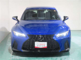 明度の高いLEDヘッドライトで、夜間の運転も安心です。