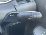オートライトついてます。思いやりライト機能で夕暮れや雨天時のワイパー使用時に自動でヘッドライトを点灯させます。