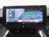 パノラミックビューモニター搭載。カメラで車両周囲の状況を映し出すため、狭い場所での駐車などに役立ちます。