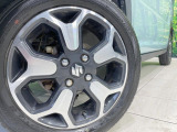 【純正15インチアルミホイール】外観にマッチした純正アルミホイールを装着しております。各種社外アルミホイールや、スタッドレスタイヤも取扱いしております。是非ご相談ください♪