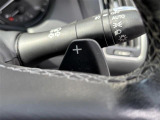 【パドルシフト(AT車)】MT車と同じように好きなギアで走ることができます!ステアリングから手を離さずに指先だけでシフト操作ができ、よりスポーティな走りをお楽しみいただけます。