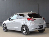 安心の当社下取りワンオーナー、走行1.6万kmのMAZDA2助手席回転シート車です。安全装備も魅力です!