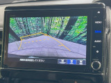 【バックカメラ】駐車時に後方がリアルタイム映像で確認できます。大型商業施設や立体駐車場での駐車時や、夜間のバック時に大活躍!運転スキルに関わらず、今や必須となった装備のひとつです!