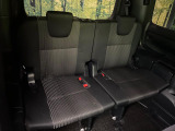 3列目シートはもちろん状態良好☆大人でもゆったりと座って頂けますので、大人数でのお出かけもラクラクです♪ご家族で、気の知れた仲間で、ドライブに行くのが楽しみですね♪
