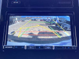 ガイド付きバックカメラです。商業施設や立体駐車場、夜間の後方確認に役立ちます。