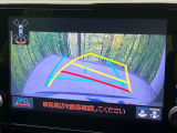 【バックカメラ】駐車時に後方がリアルタイム映像で確認できます。大型商業施設や立体駐車場での駐車時や、夜間のバック時に大活躍!運転スキルに関わらず、今や必須となった装備のひとつです!