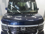 全車整備代金を車両本体価格に含んでおります。法定点検整備または定期点検を実施し、点検記録簿を発行致します。