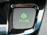 ワンタッチで省燃費走行をサポートするECONスイッチを装備。