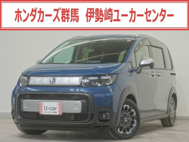 フリード 1.5 e:HEV クロスター 